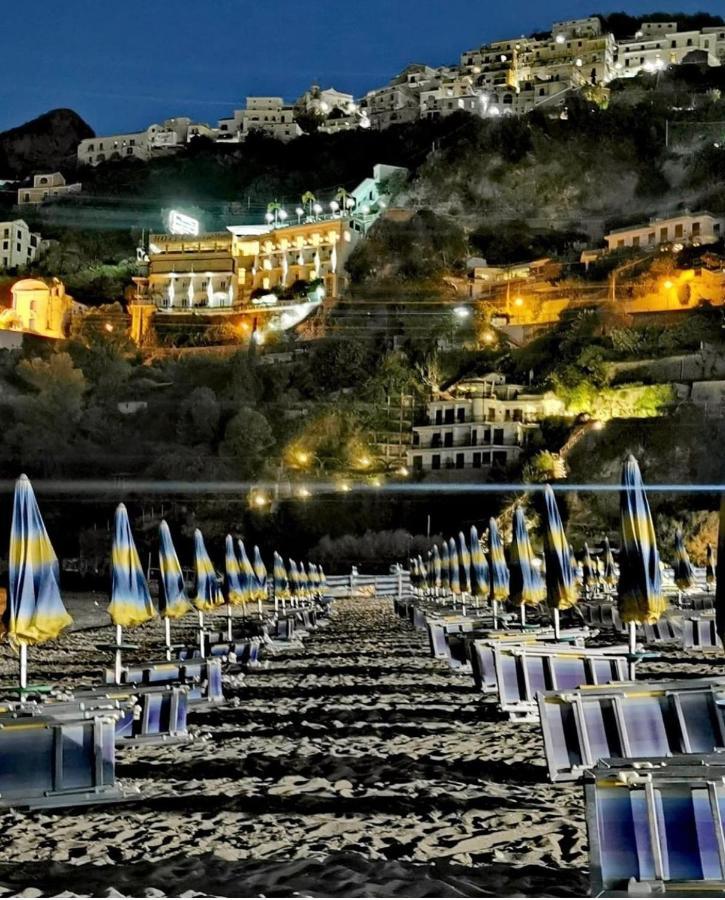 Aretusa Resort Amalfi Coast В'єтрі Екстер'єр фото